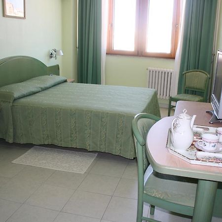 Hotel Grillo นูโอโร ห้อง รูปภาพ
