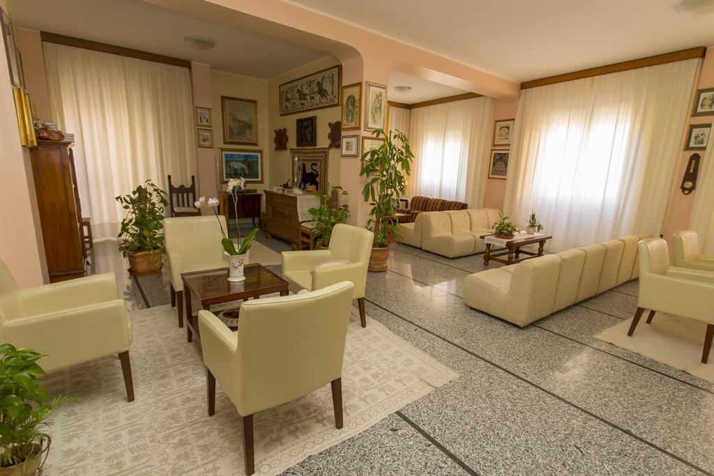 Hotel Grillo นูโอโร ภายนอก รูปภาพ